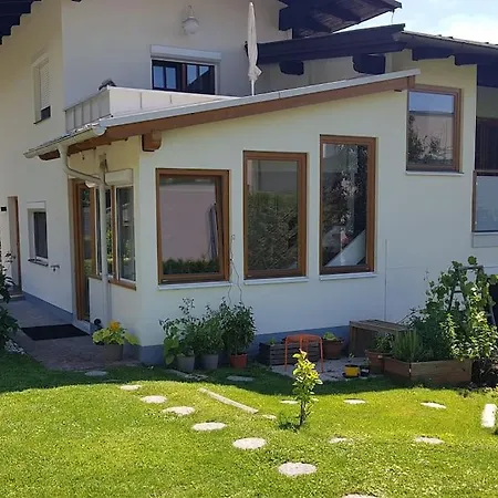 Wald Bytilly - Gemuetliches Mit Kleiner Dachterrasse, Waldrandlage & Parkplatz Nahe Velden Und Woerthersee Appartement