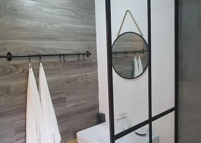 Wald Bytilly - Gemuetliches Mit Kleiner Dachterrasse, Waldrandlage & Parkplatz Nahe Velden Und Woerthersee Apartament *